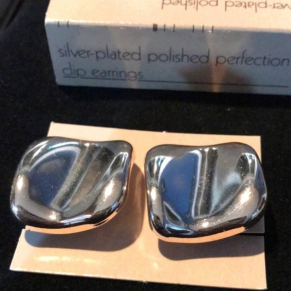 Avon Jewelry - Vintage Avon clip silhouette earrings -FINAL-